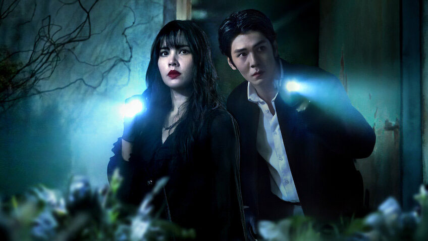 《花中寻凶：死亡与鲜花》 - Netflix