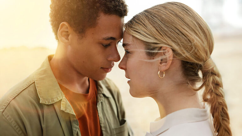 《镀金盛夏》第二季登陆Netflix：这部挑衅性的阴谋与浪漫剧集回归